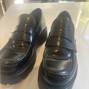 Vagabond cosmo 2.0 loafer. Worn twice. Really comfy